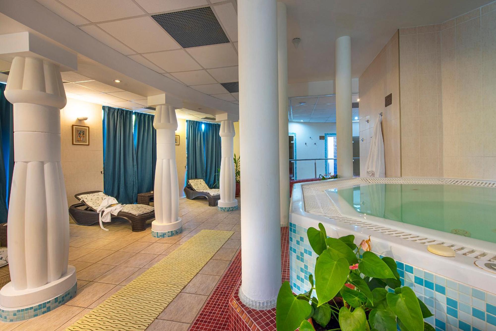 President Hotel Montfort Zdiar Bagian luar foto