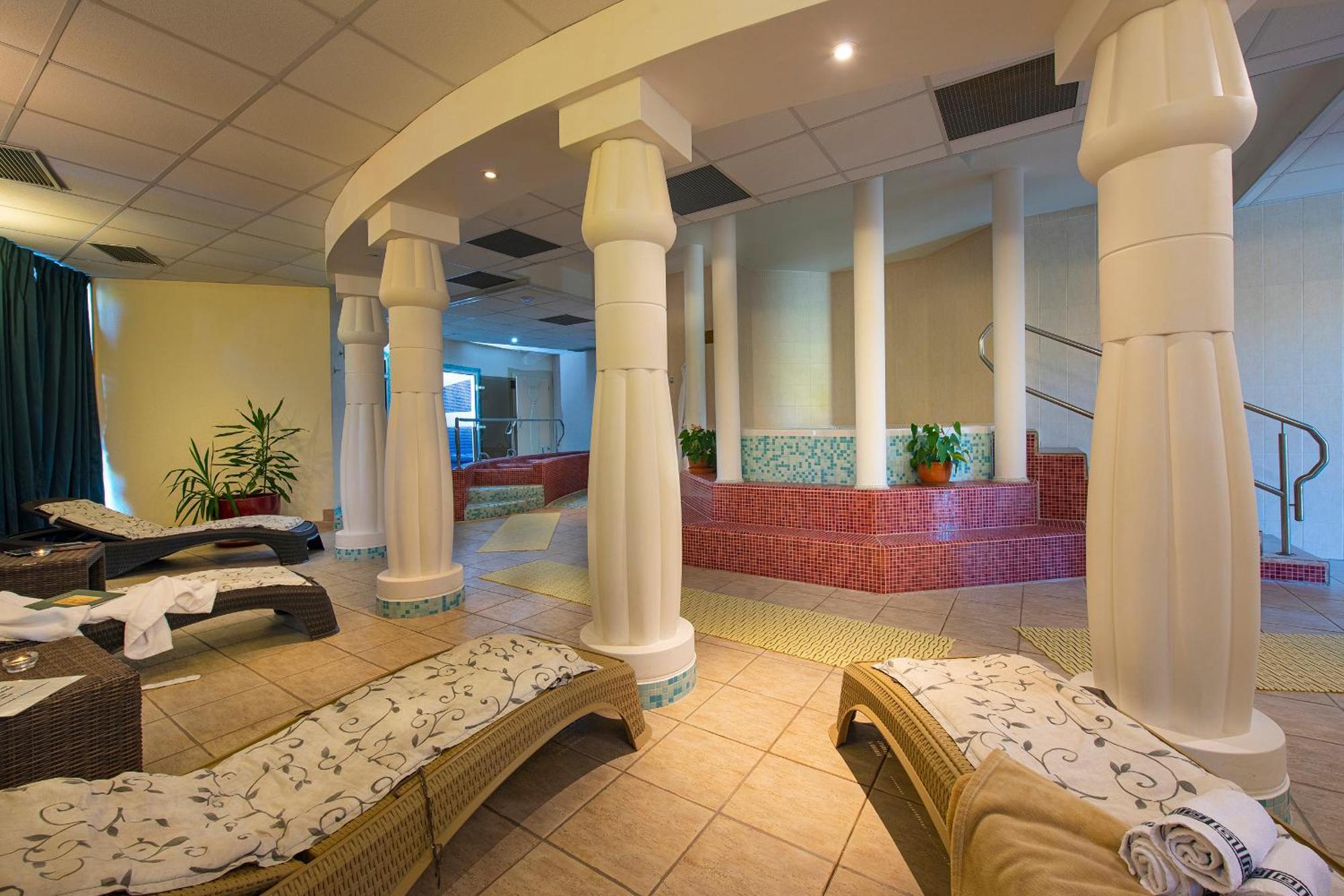 President Hotel Montfort Zdiar Bagian luar foto
