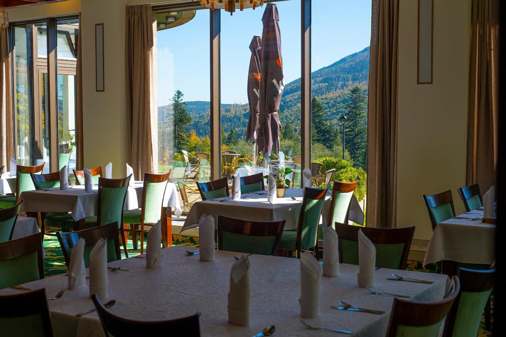 President Hotel Montfort Zdiar Bagian luar foto