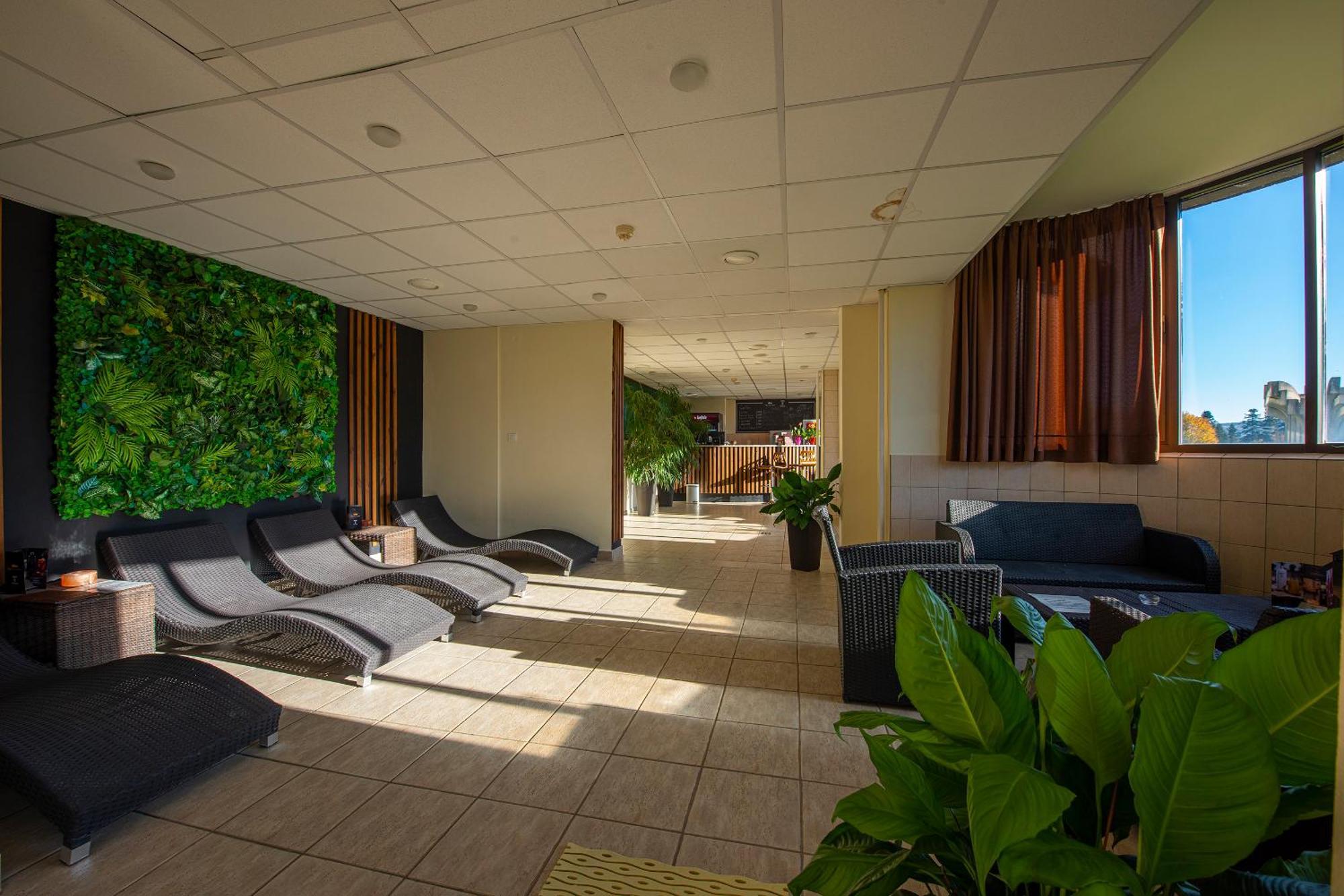 President Hotel Montfort Zdiar Bagian luar foto