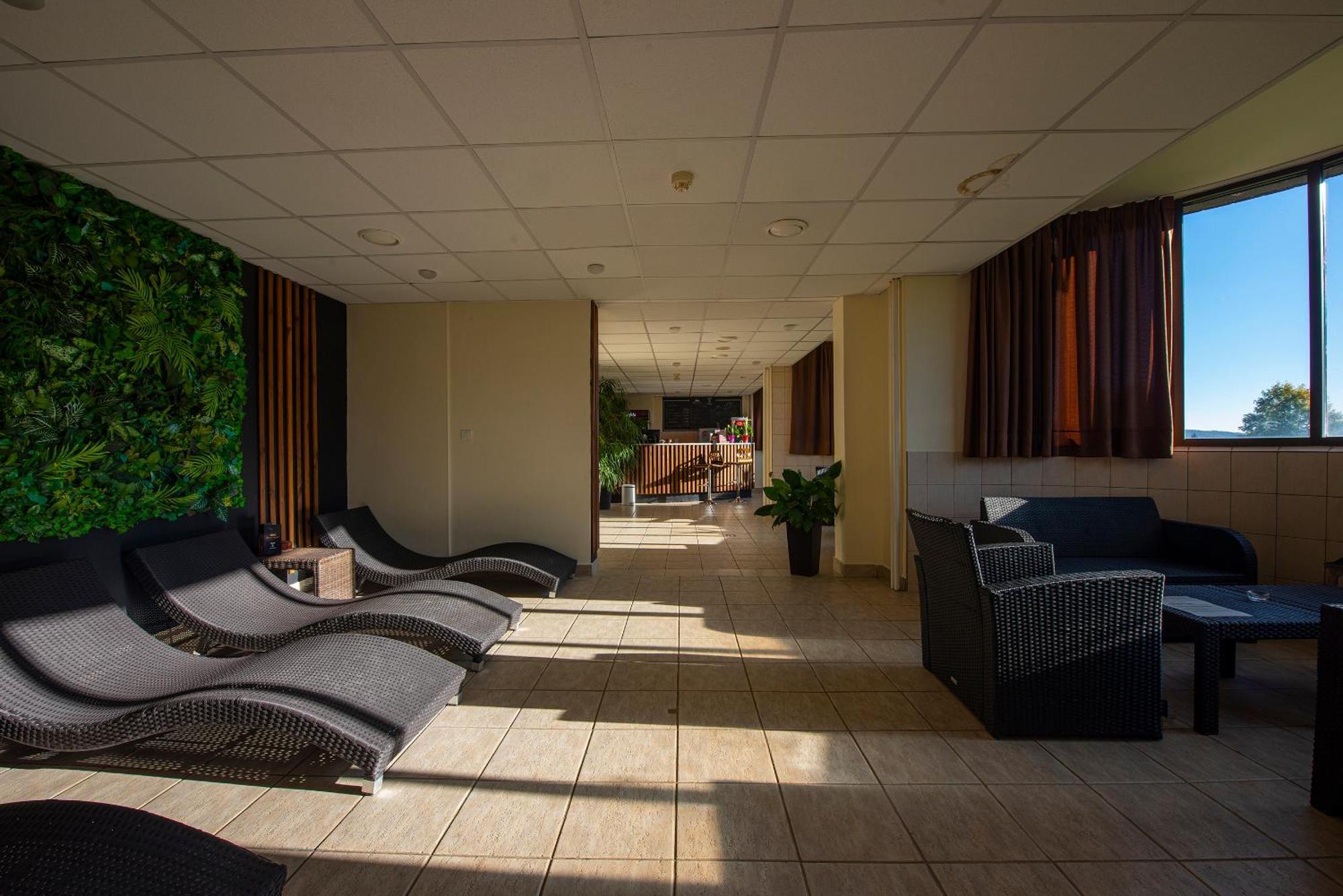 President Hotel Montfort Zdiar Bagian luar foto